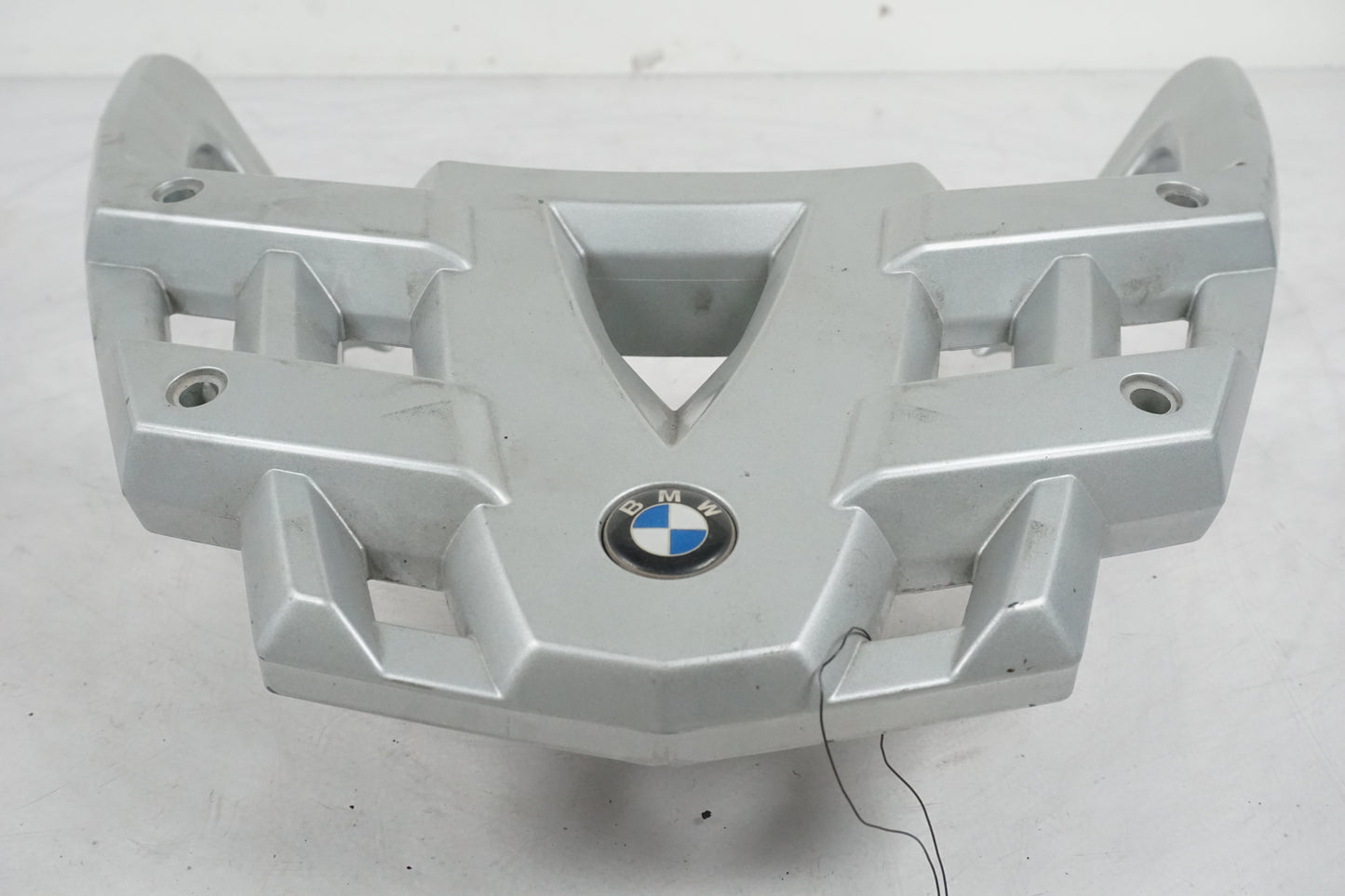 Baksidan på Pakethållare från en BMW R 1200 GS -2007 motorcykel.