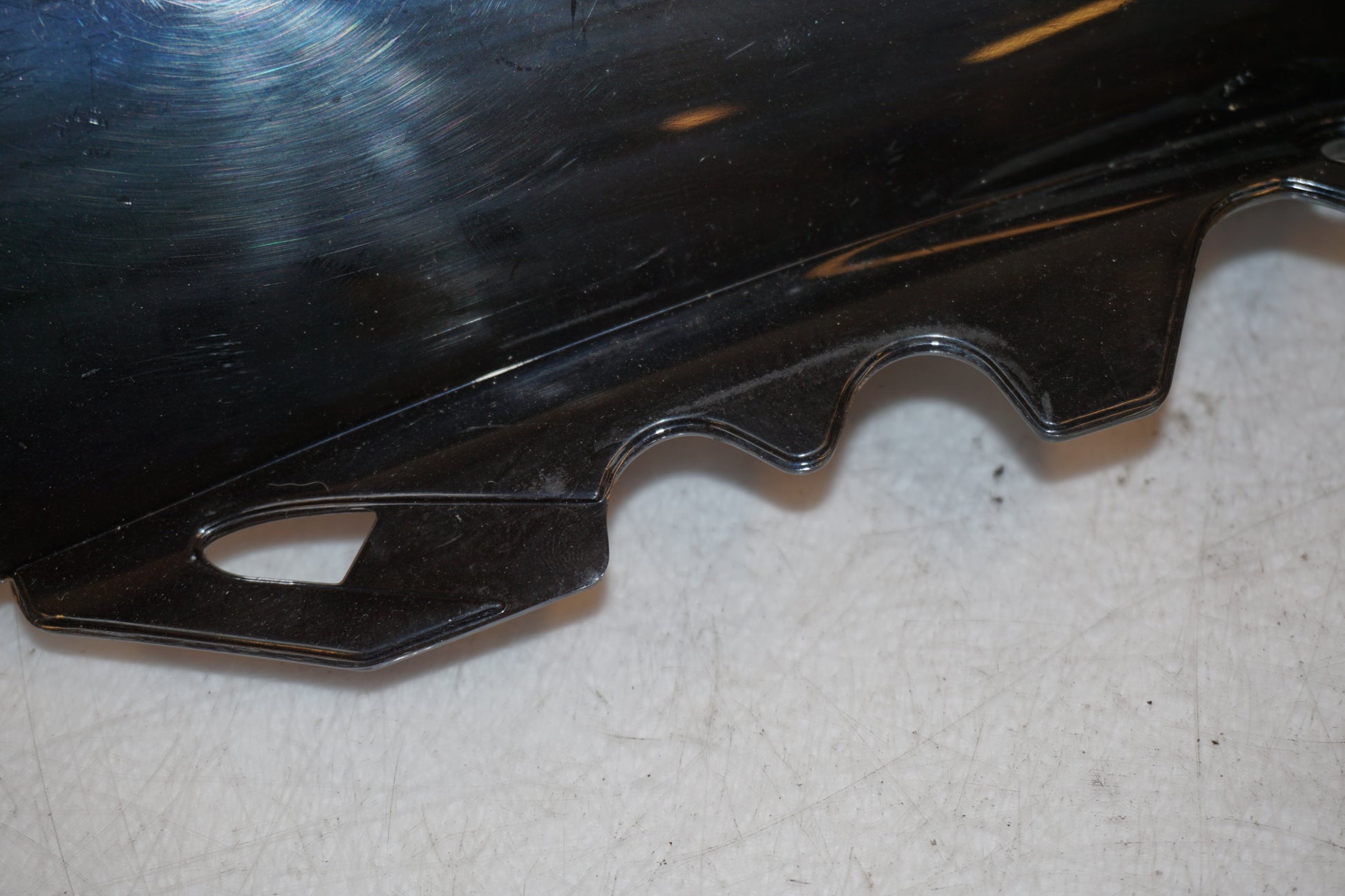 Vänster sida på Vindruta från en Yamaha YZF R6 -2006 motorcykel.