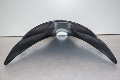 Snett nerifrån på Vindruta från en Yamaha YZF R6 -2006 motorcykel.