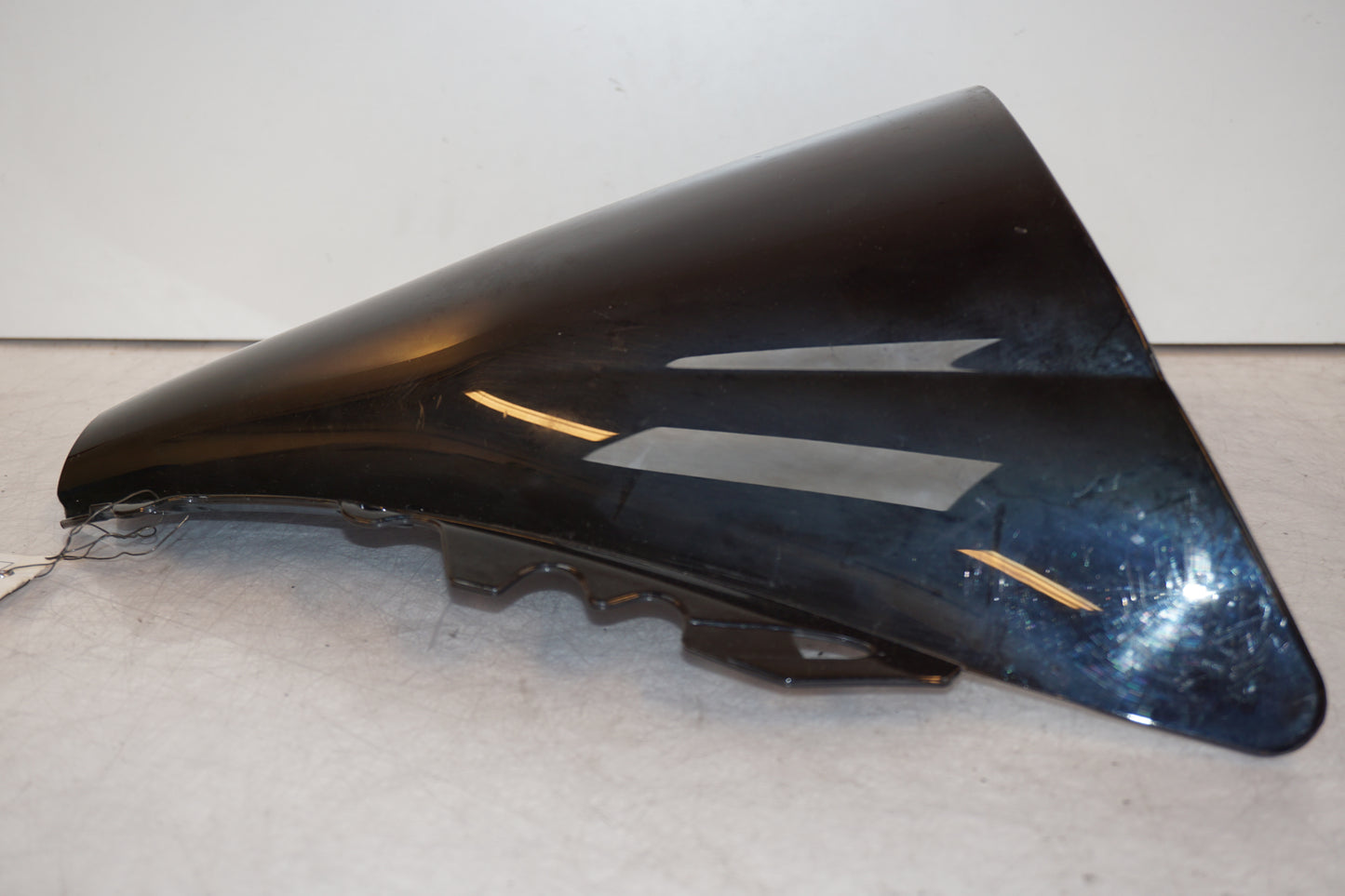 Extrabild1 på Vindruta från en Yamaha YZF R6 -2006 motorcykel.