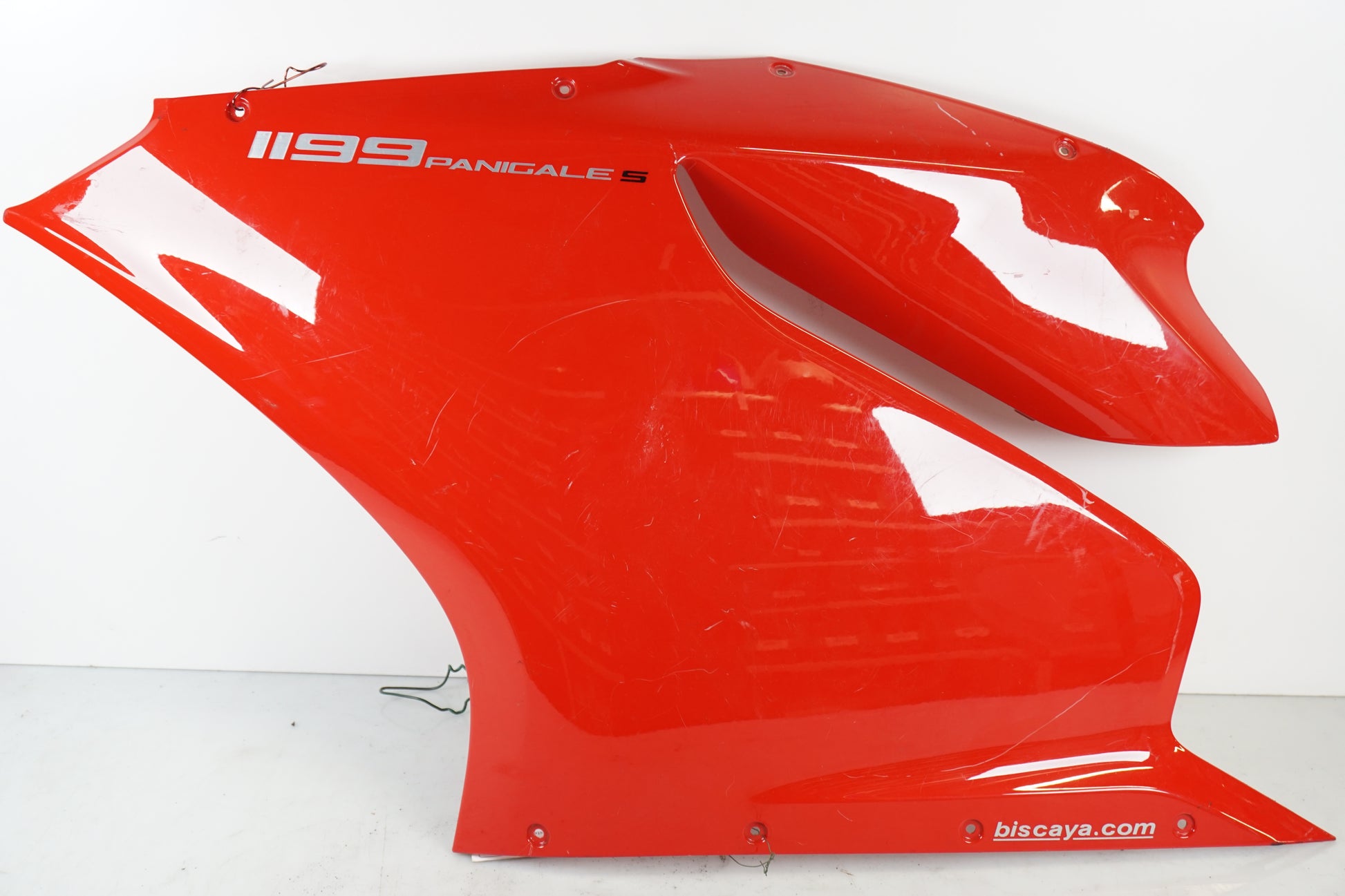 Framsidan på Sidkåpa från en Ducati 1199 Panigale -2012 motorcykel.