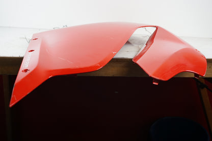 Höger sida på Sidkåpa från en Ducati 1199 Panigale -2012 motorcykel.