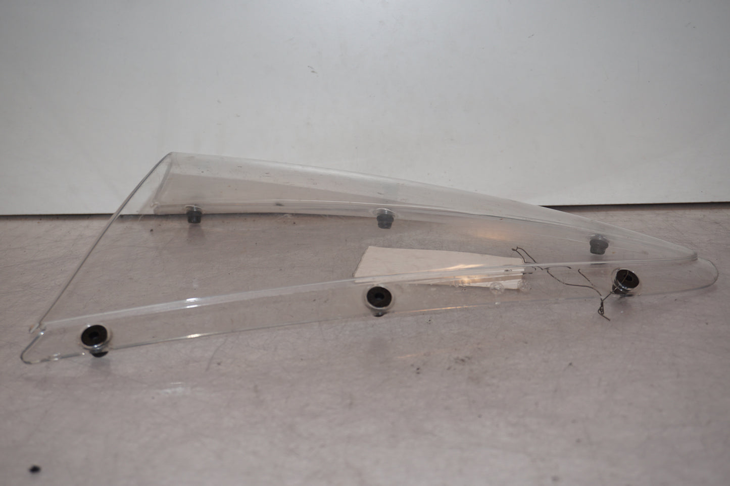 Höger sida på Vindruta från en Yamaha YZF-R 125 -2009 motorcykel.