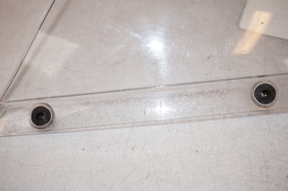 Vänster sida på Vindruta från en Yamaha YZF-R 125 -2009 motorcykel.