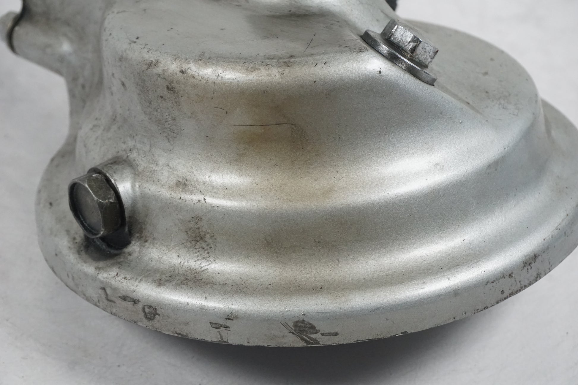 Snett uppifrån på Slutväxel från en Suzuki VS 800 -1992 motorcykel.