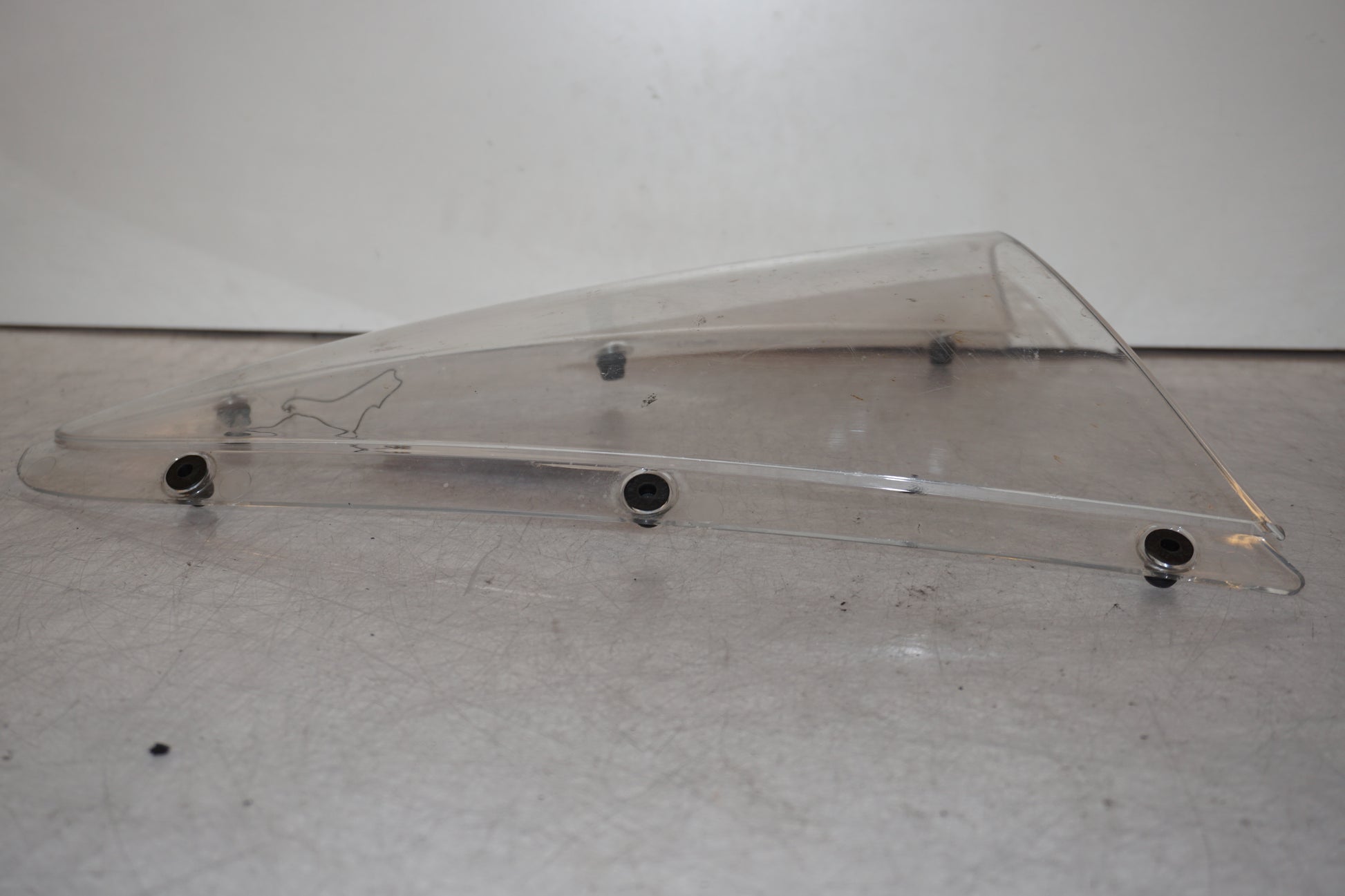 Extrabild1 på Vindruta från en Yamaha YZF-R 125 -2009 motorcykel.