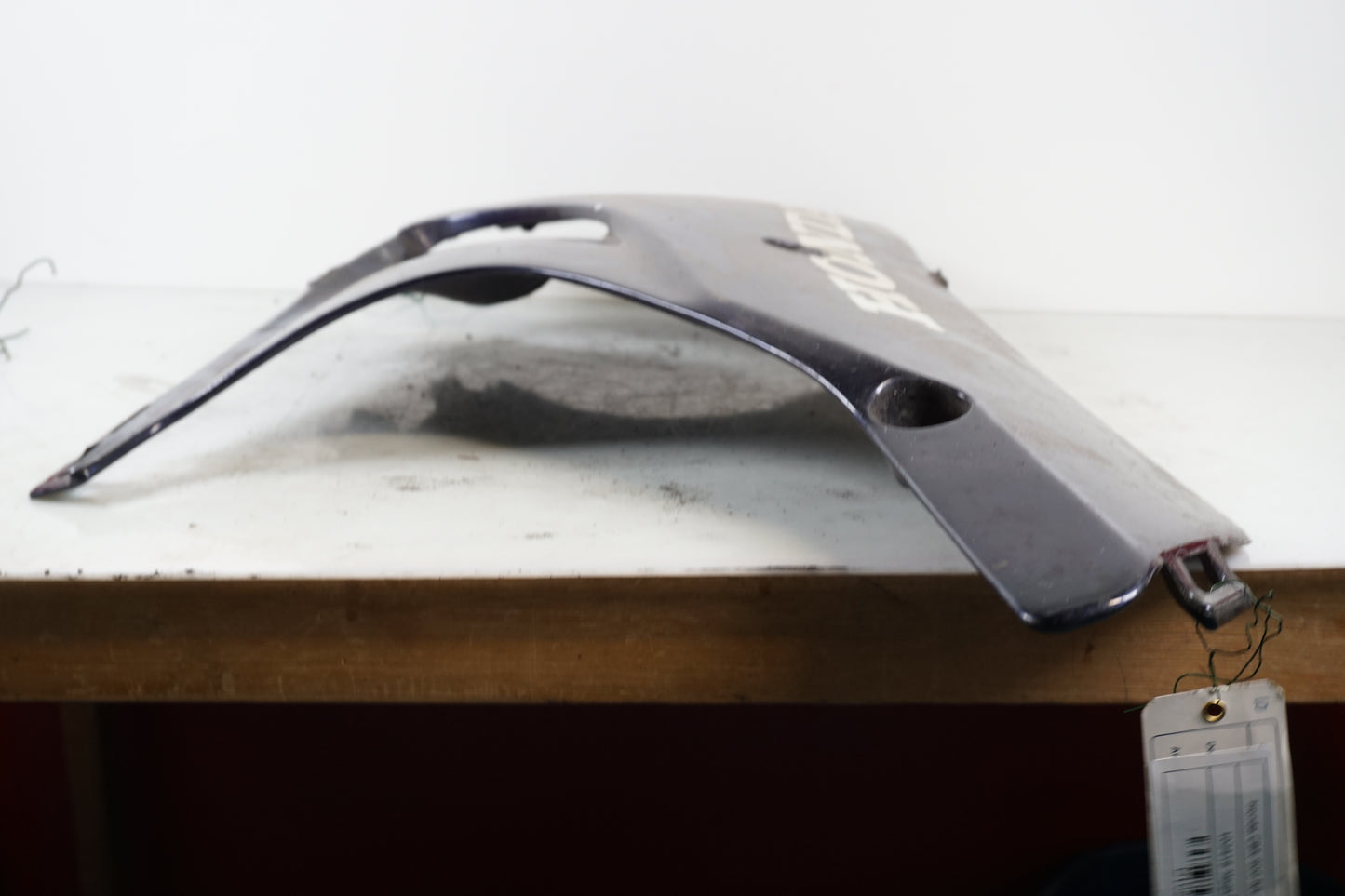 Snett uppifrån på Magkåpa från en Honda CBR 900 RR -1999 motorcykel.