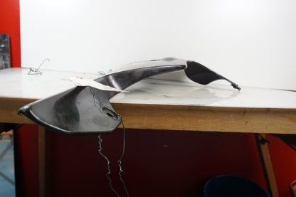 Höger sida på Magkåpa från en Honda CBR 900 RR -1993 motorcykel.