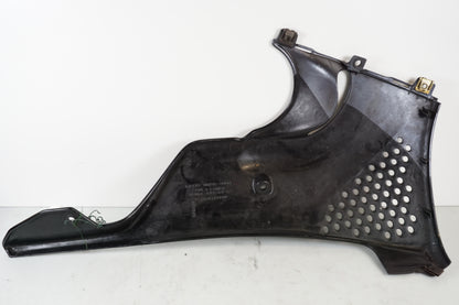 Snett nerifrån på Magkåpa från en Honda CBR 900 RR -1993 motorcykel.