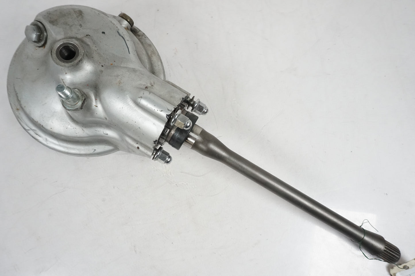 Framsidan på Slutväxel från en Suzuki VS 800 -2000 motorcykel.