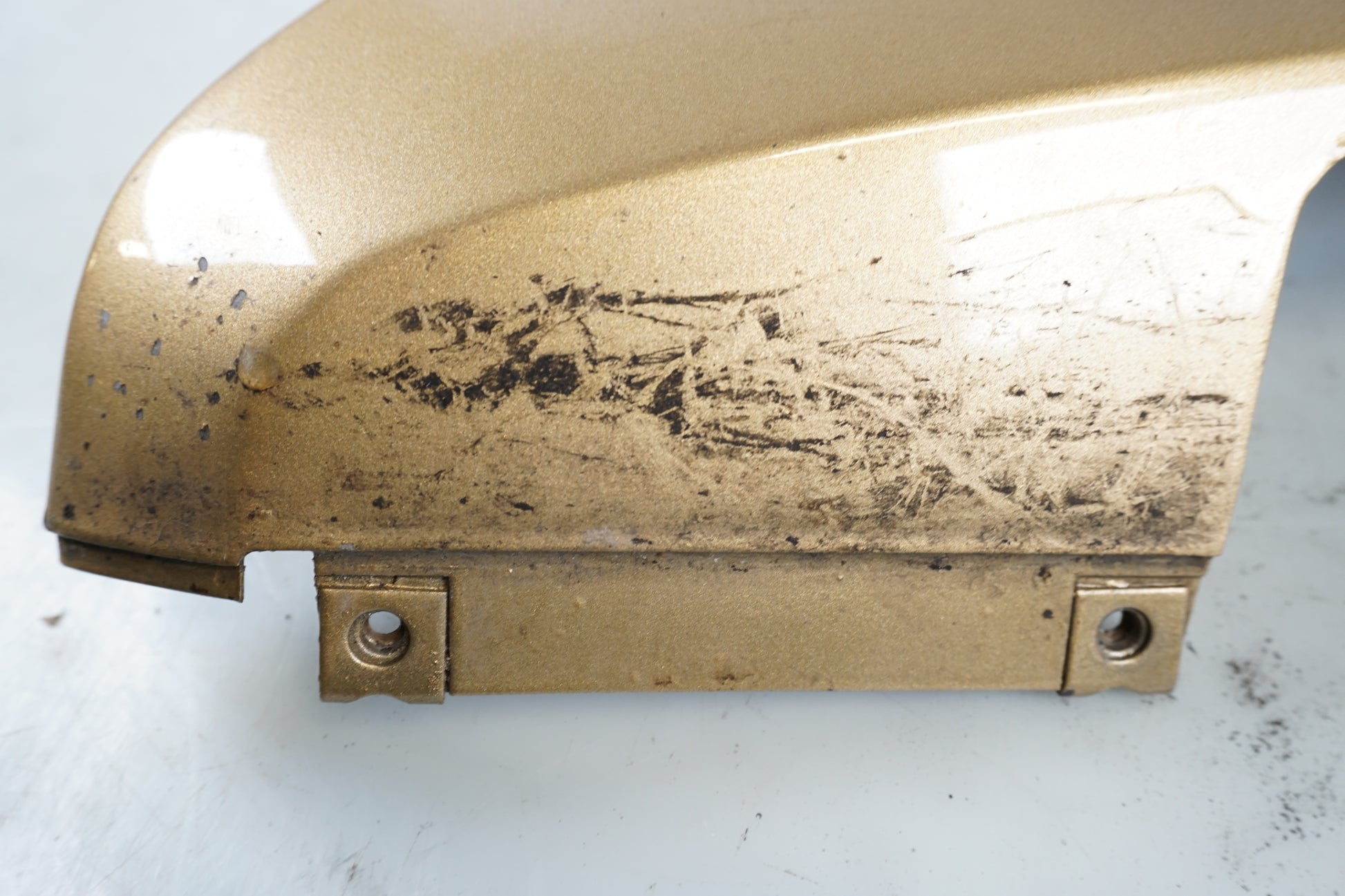 Snett nerifrån på Magkåpa från en Honda VFR 750 -1995 motorcykel.