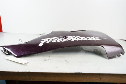 Baksidan på Magkåpa från en Honda CBR 900 RR -1997 motorcykel.