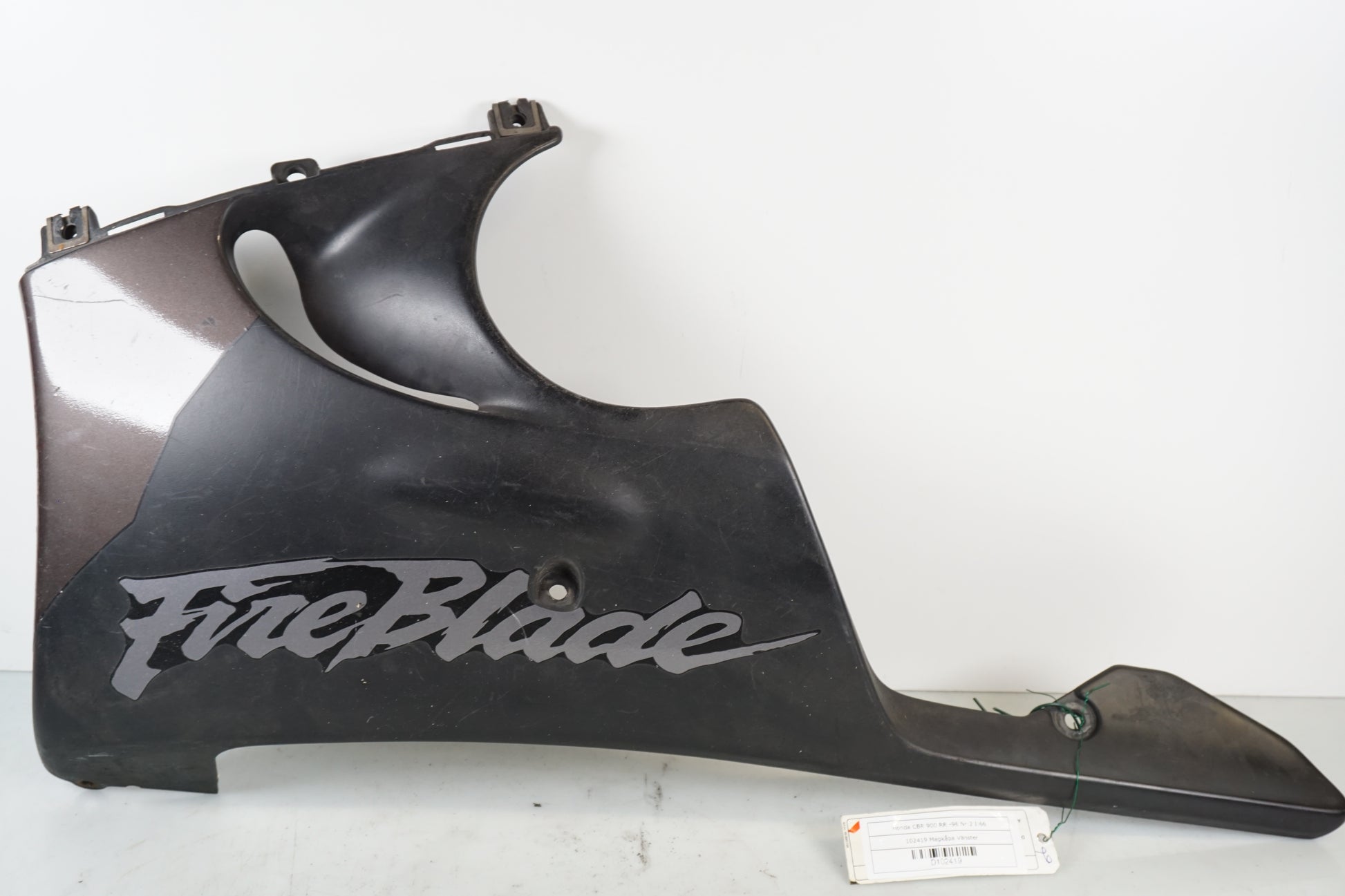 Framsidan på Magkåpa från en Honda CBR 900 RR -1996 motorcykel.