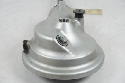 Vänster sida på Slutväxel från en Suzuki VL 800 -2004 motorcykel.