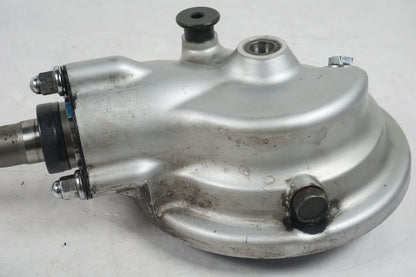 Snett uppifrån på Slutväxel från en Suzuki VL 800 -2004 motorcykel.