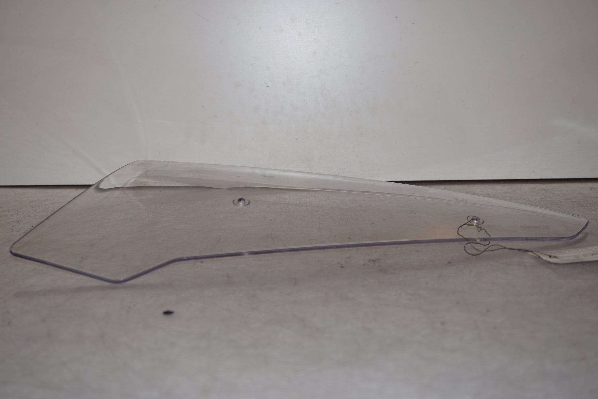 Höger sida på Vindruta från en Yamaha MT-07 Tracer -2016 motorcykel.