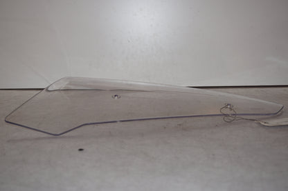 Höger sida på Vindruta från en Yamaha MT-07 Tracer -2016 motorcykel.