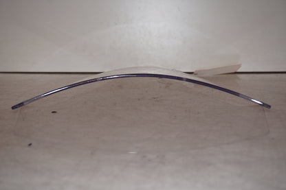 Vänster sida på Vindruta från en Yamaha MT-07 Tracer -2016 motorcykel.