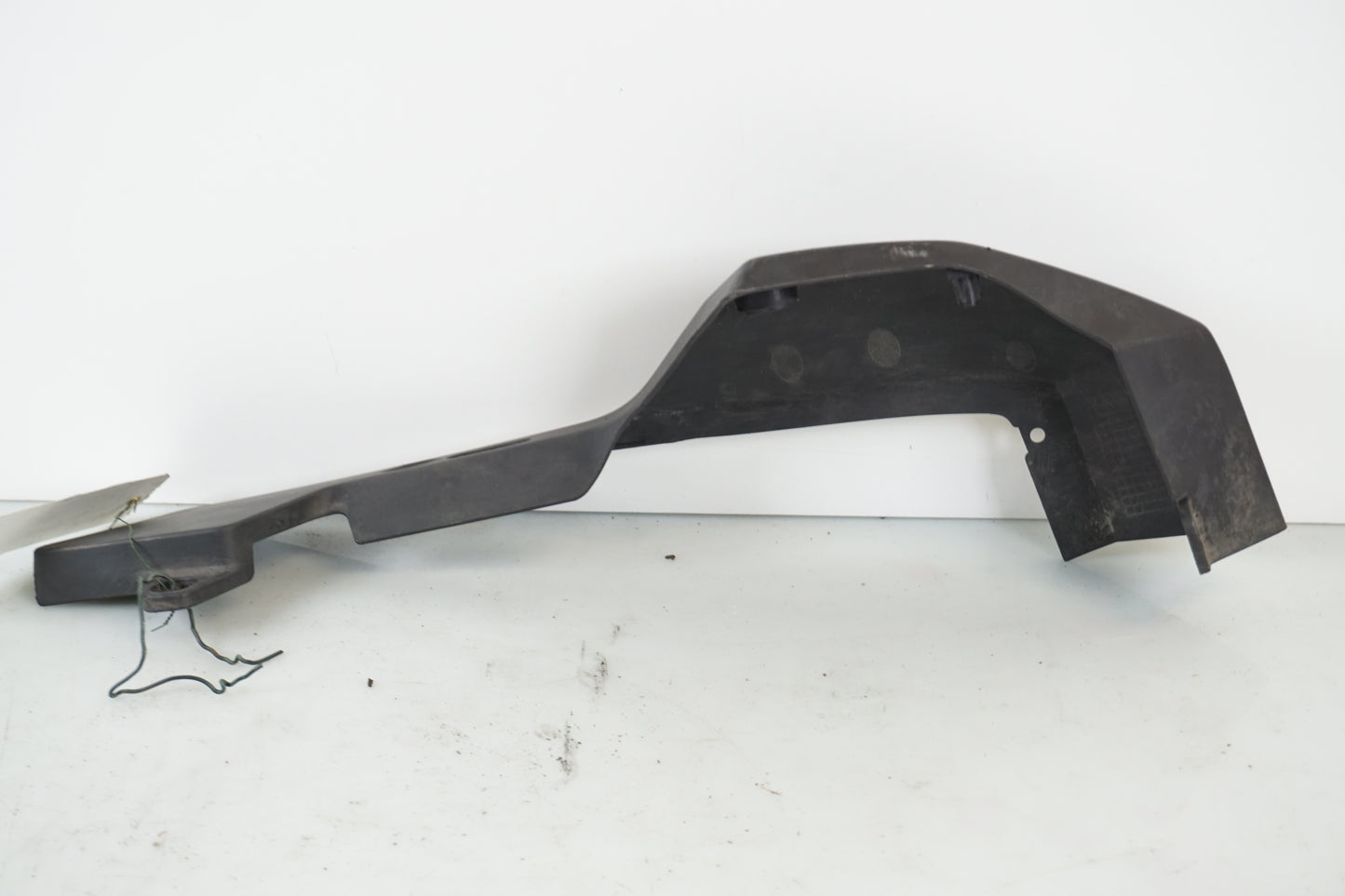 Baksidan på Magkåpa från en Honda CB 500 F -2013 motorcykel.