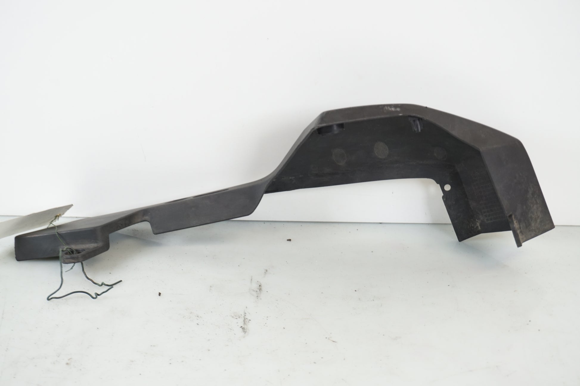 Baksidan på Magkåpa från en Honda CB 500 F -2013 motorcykel.