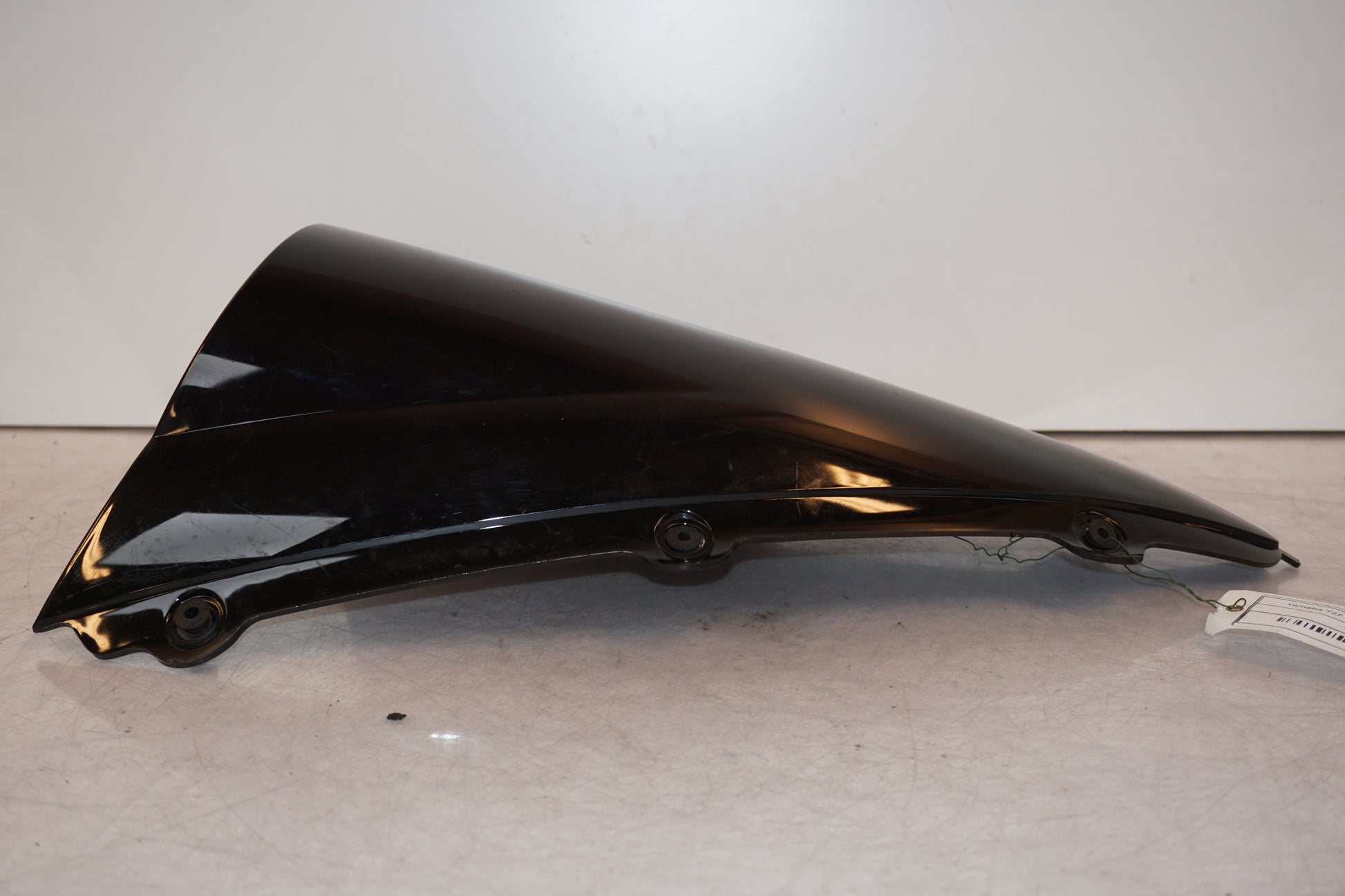 Vänster sida på Vindruta från en Yamaha YZF 1000 R1 -2005 motorcykel.