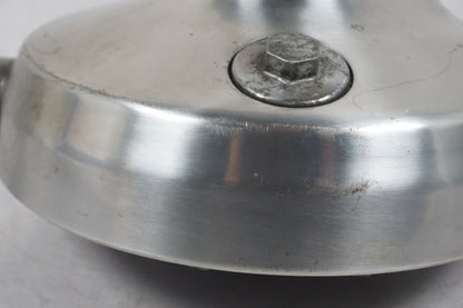 Snett nerifrån på Slutväxel från en Suzuki VS 1400 -1998 motorcykel.