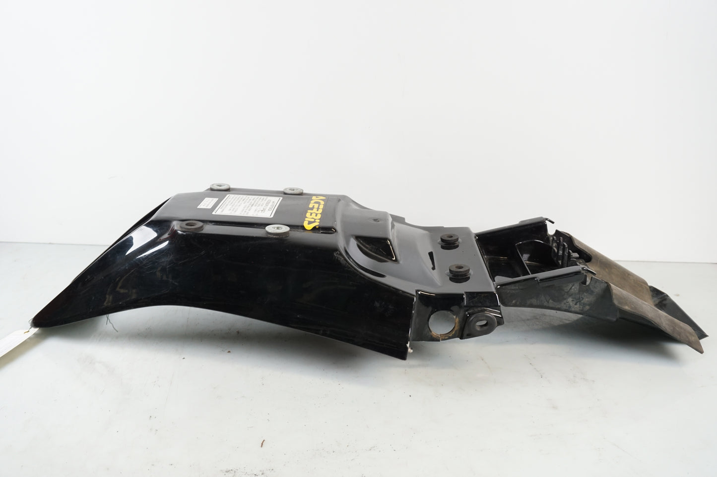 Höger sida på Bakvinge från en Honda NX 650 -2000 motorcykel.