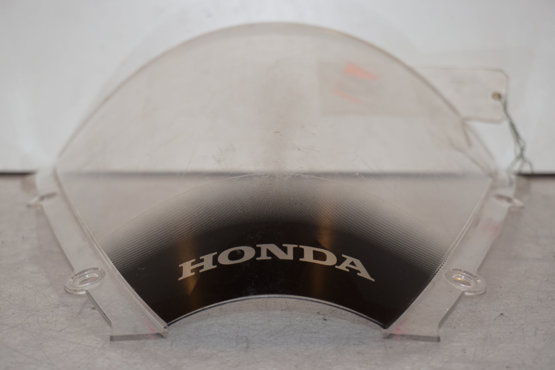 Framsidan på Vindruta från en Honda CBR 600 RR -2004 motorcykel.