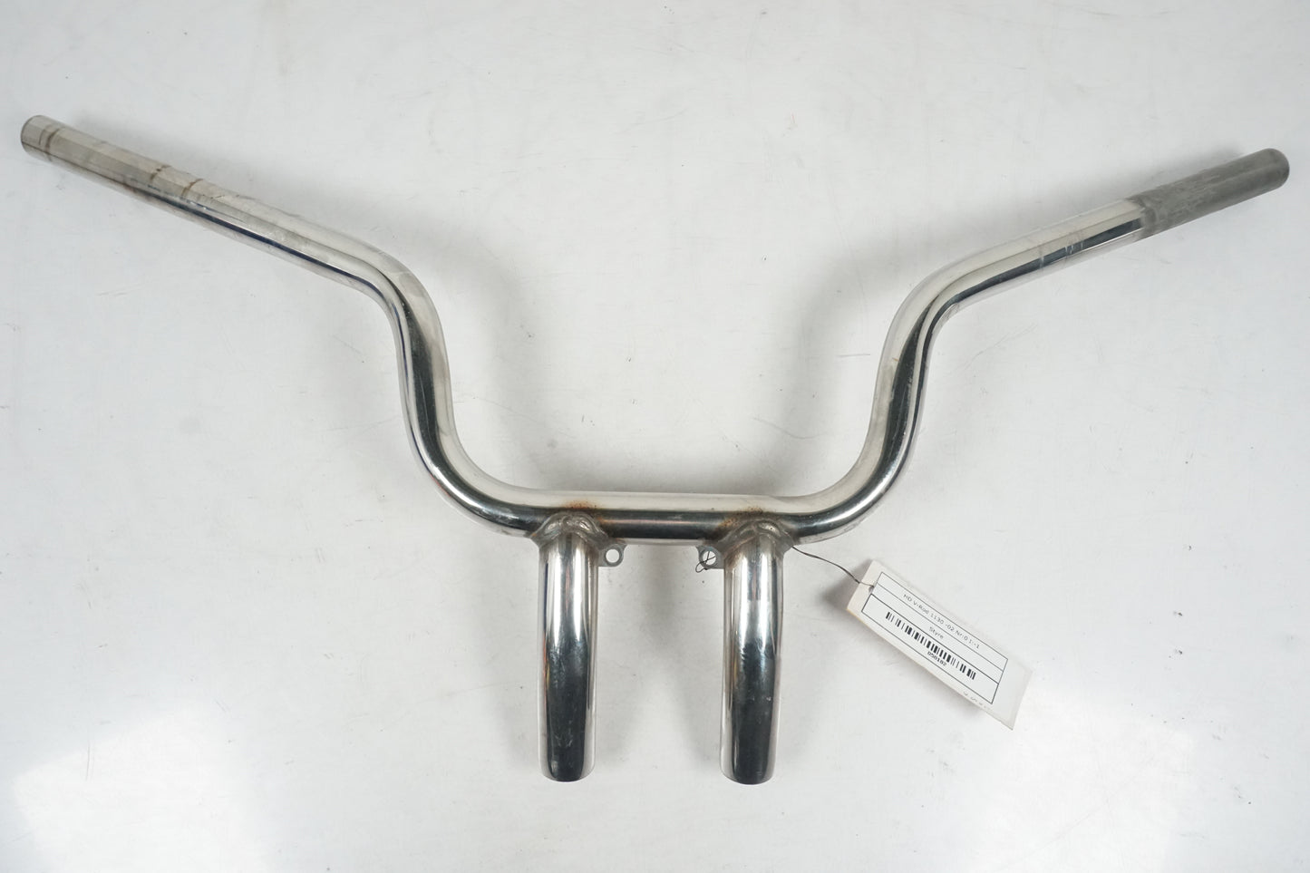 Framsidan på Styre från en H-D V-Rod 1130 -2002 motorcykel.