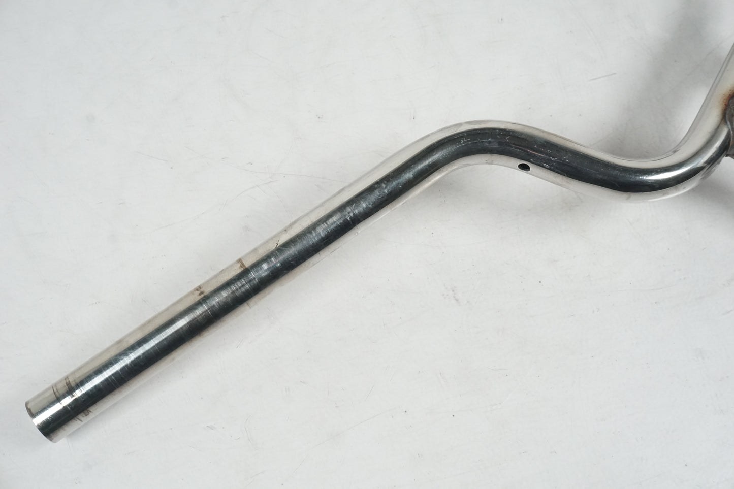 Höger sida på Styre från en H-D V-Rod 1130 -2002 motorcykel.