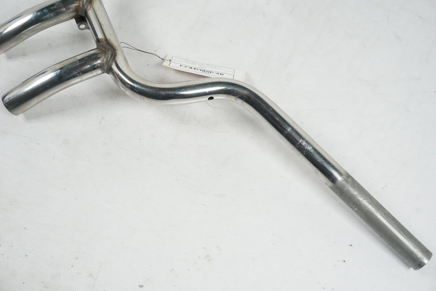 Vänster sida på Styre från en H-D V-Rod 1130 -2002 motorcykel.