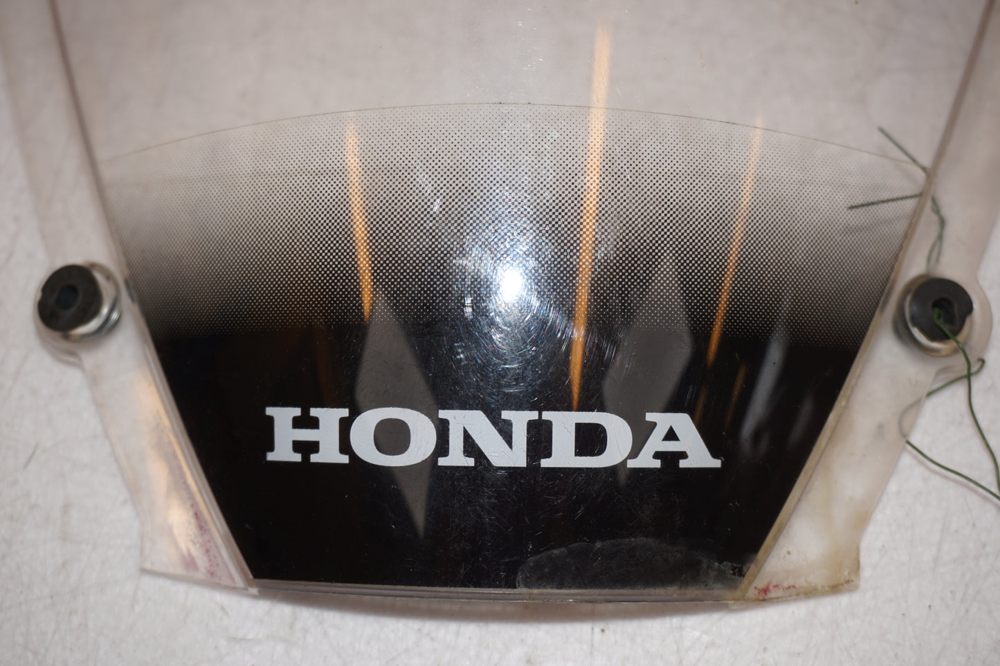 Höger sida på Vindruta från en Honda CBR 600 RR -2003 motorcykel.