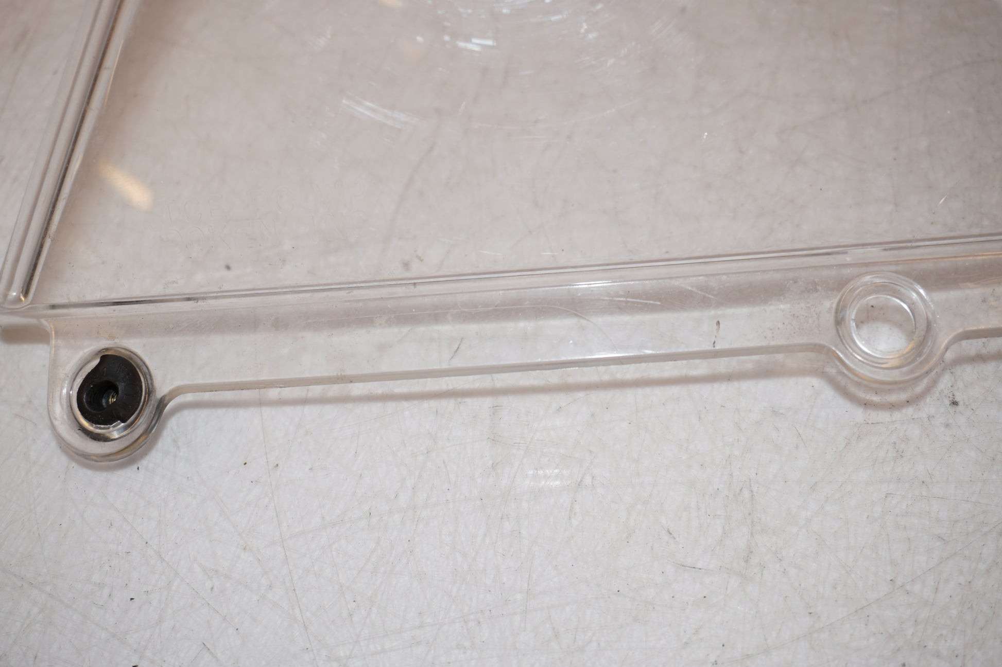 Snett uppifrån på Vindruta från en Honda CBR 600 RR -2003 motorcykel.