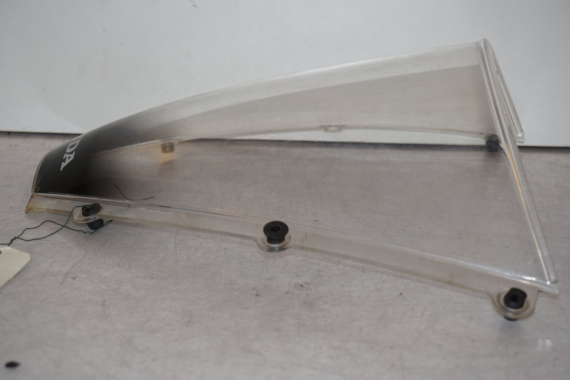 Extrabild1 på Vindruta från en Honda CBR 600 RR -2003 motorcykel.