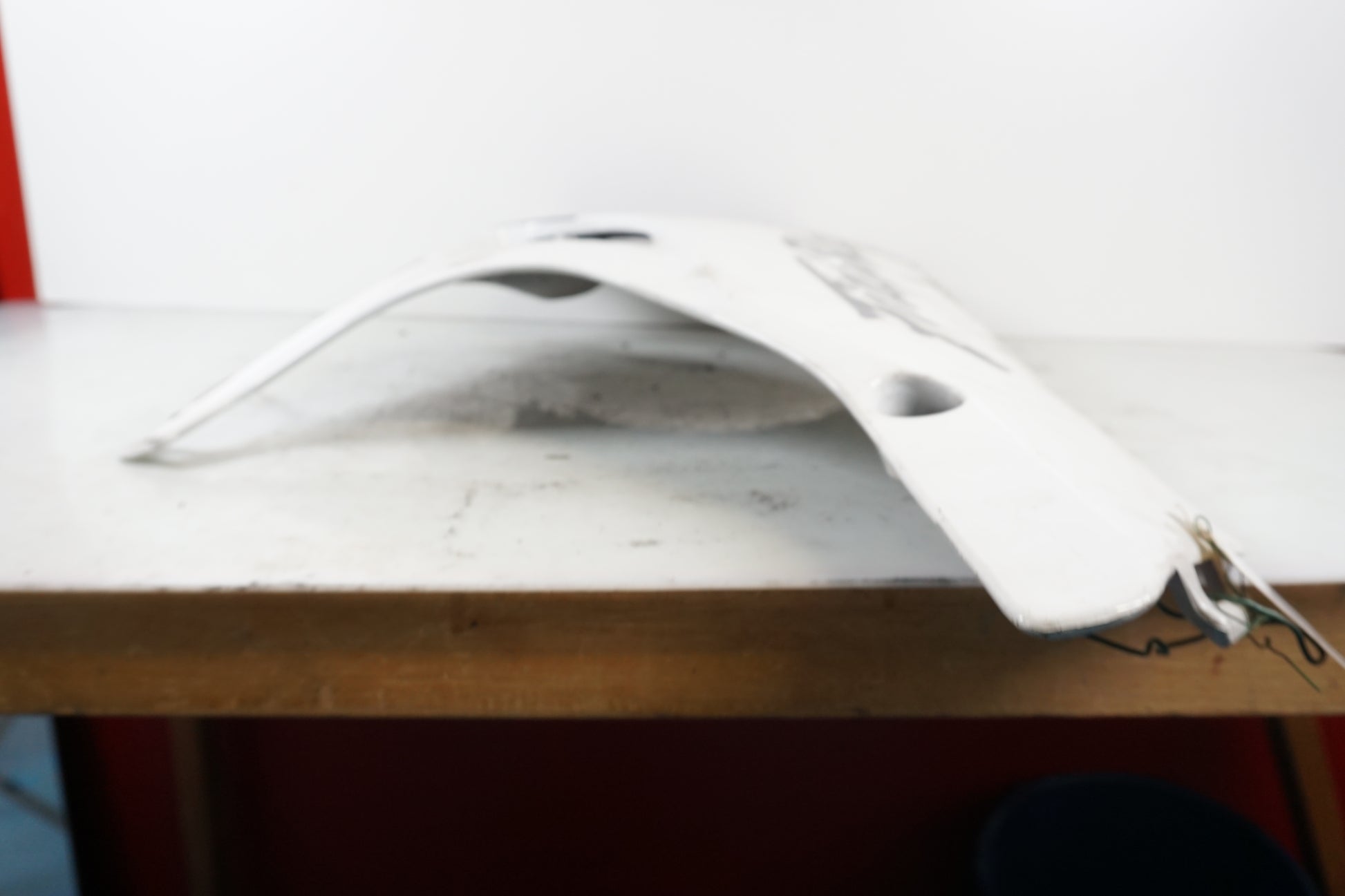 Snett uppifrån på Magkåpa från en Honda CBR 900 RR -1996 motorcykel.