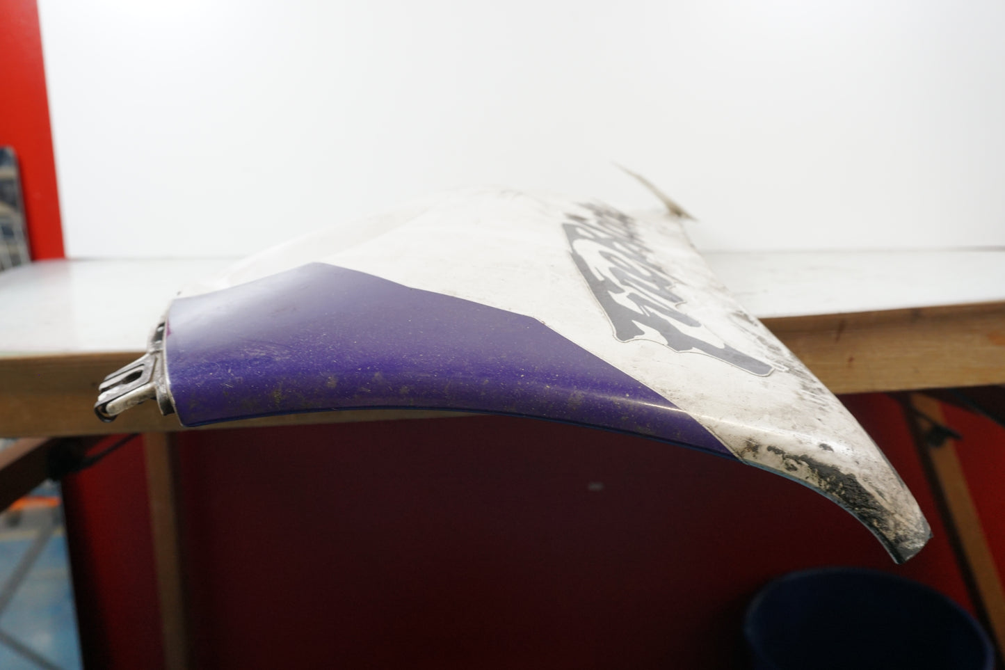 Extrabild2 på Magkåpa från en Honda CBR 900 RR -1996 motorcykel.