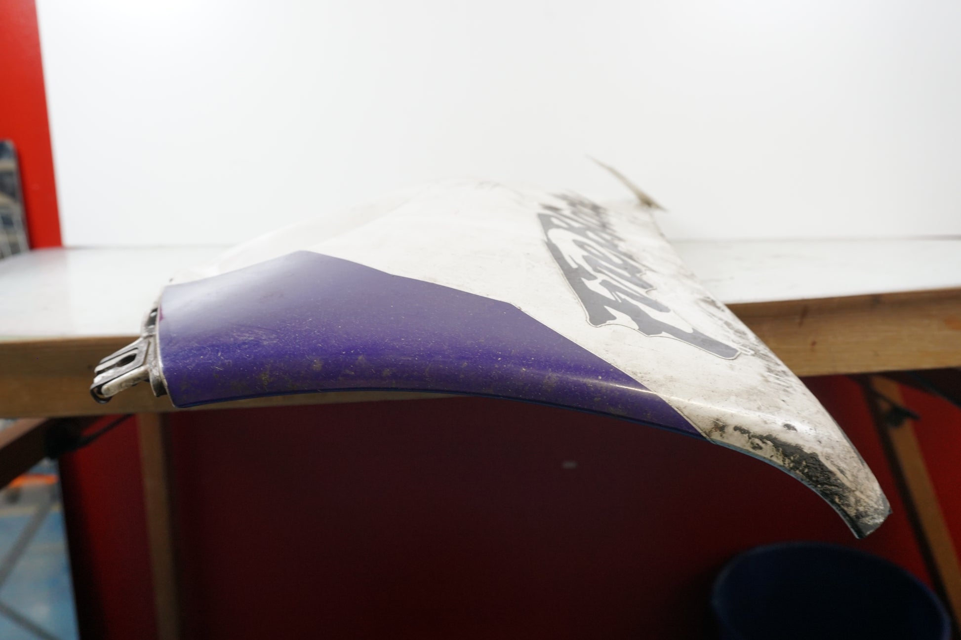 Extrabild2 på Magkåpa från en Honda CBR 900 RR -1996 motorcykel.