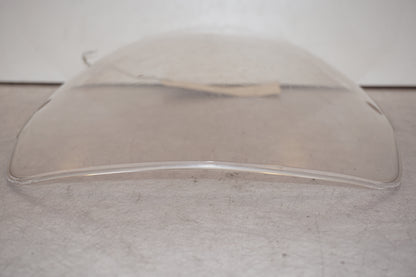 Snett uppifrån på Vindruta från en Honda XL 700 -2008 motorcykel.