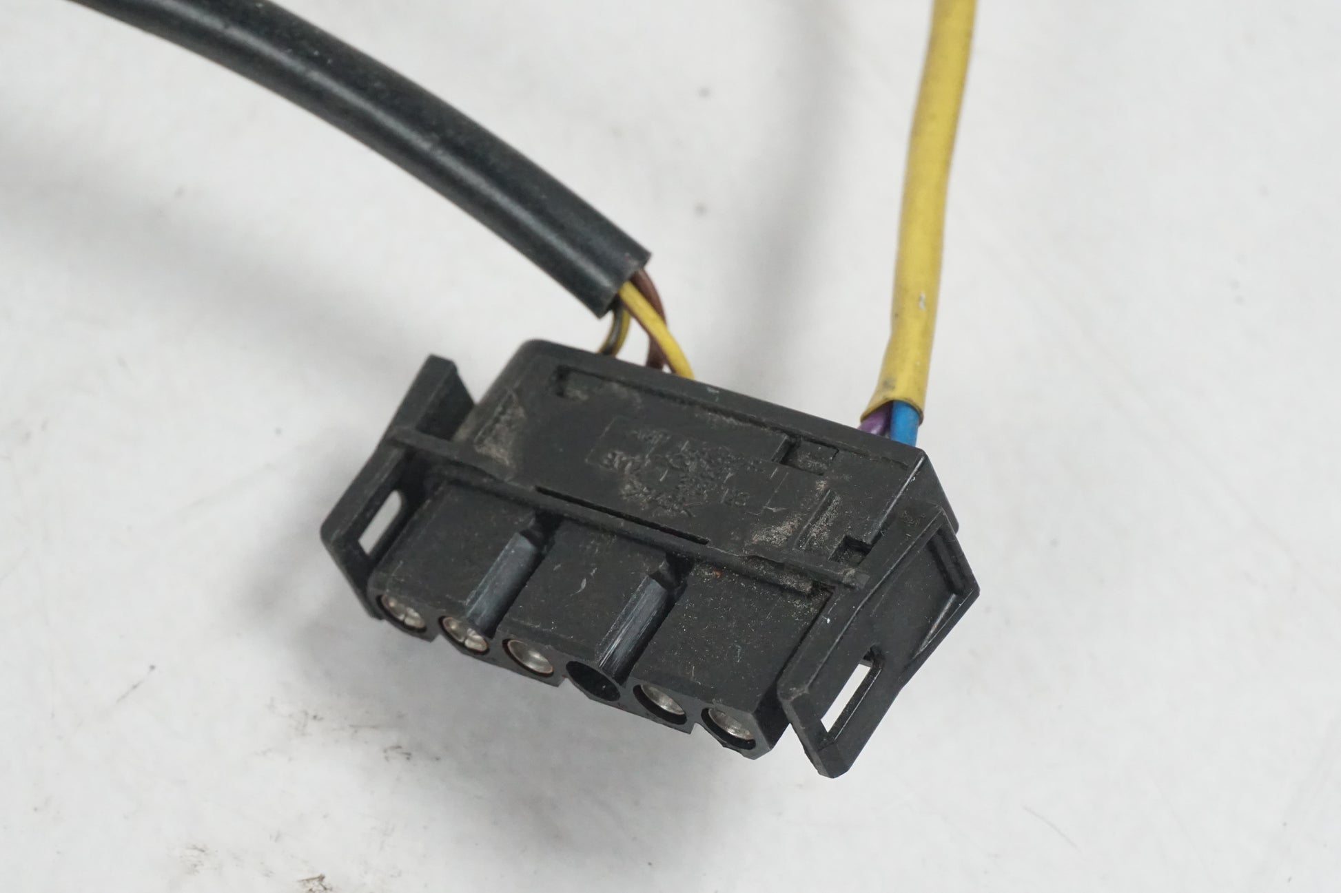 Vänster sida på Vindrutemotor från en BMW K 1200 LT -2004 motorcykel.