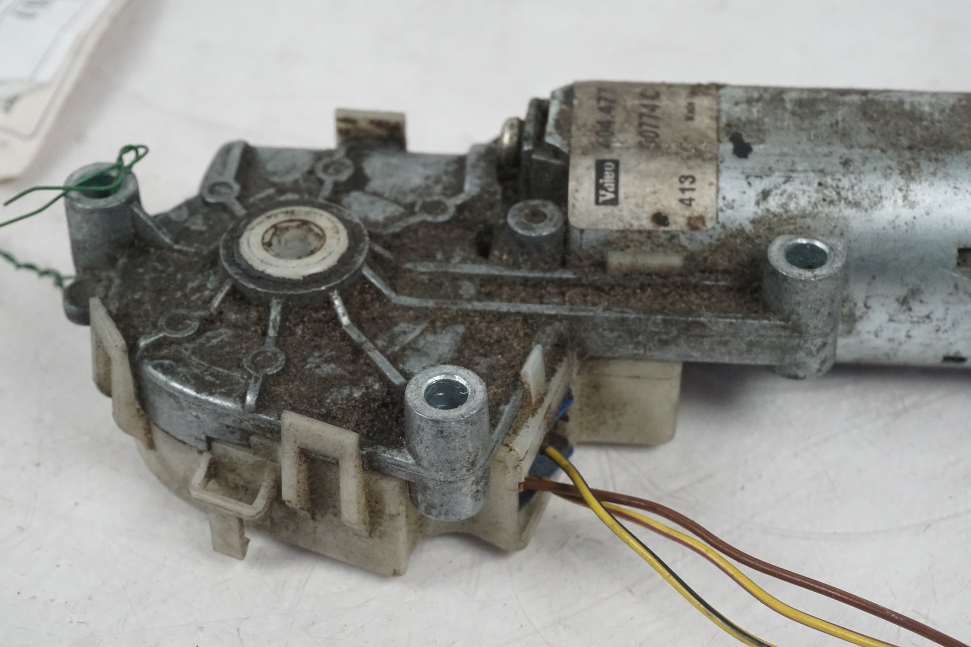 Snett uppifrån på Vindrutemotor från en BMW K 1200 LT -2004 motorcykel.