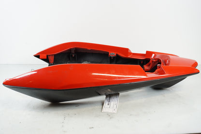 Snett uppifrån på Bakvinge från en Honda CBF 125 -2010 motorcykel.