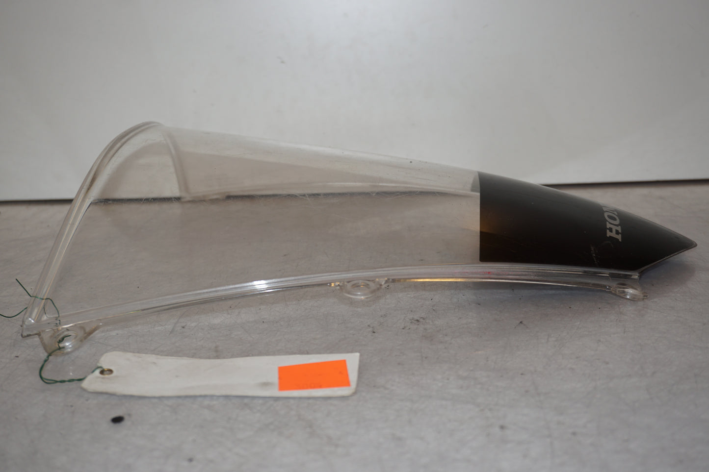 Vänster sida på Vindruta från en Honda CBR 600 RR -2007 motorcykel.