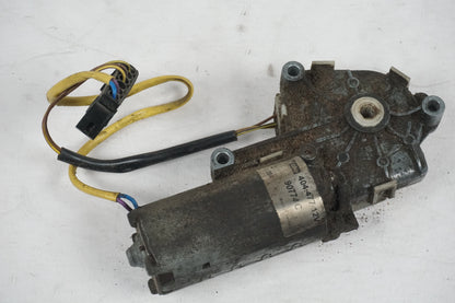 Framsidan på Vindrutemotor från en BMW K 1200 LT -2004 motorcykel.