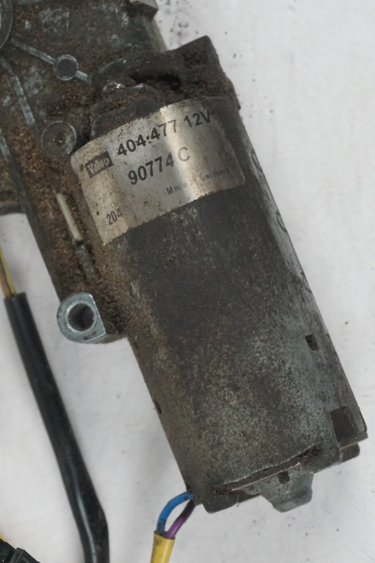 Vänster sida på Vindrutemotor från en BMW K 1200 LT -2004 motorcykel.