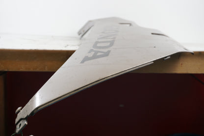 Höger sida på Magkåpa från en Honda CBR 600 RR -2003 motorcykel.