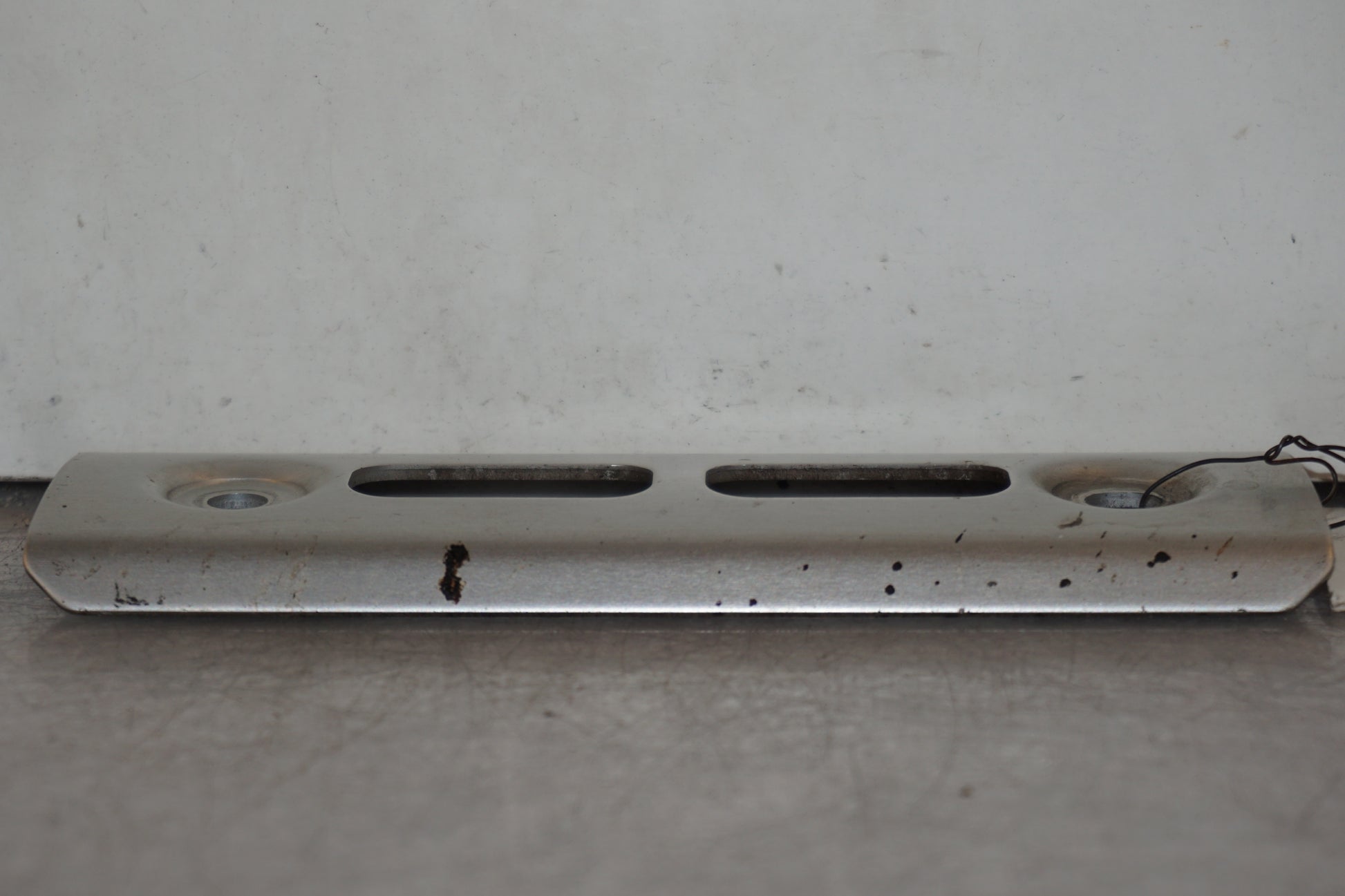 Vänster sida på Vattenkyldekor från en Yamaha FZ-S 600 -1998 motorcykel.