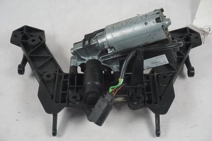 Framsidan på Vindrutemotor från en BMW R 1200 RT -2008 motorcykel.