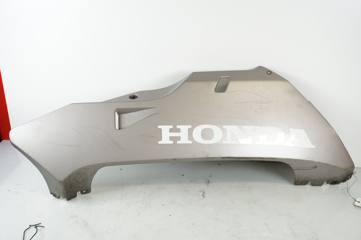 Framsidan på Magkåpa från en Honda CBR 600 RR -2003 motorcykel.