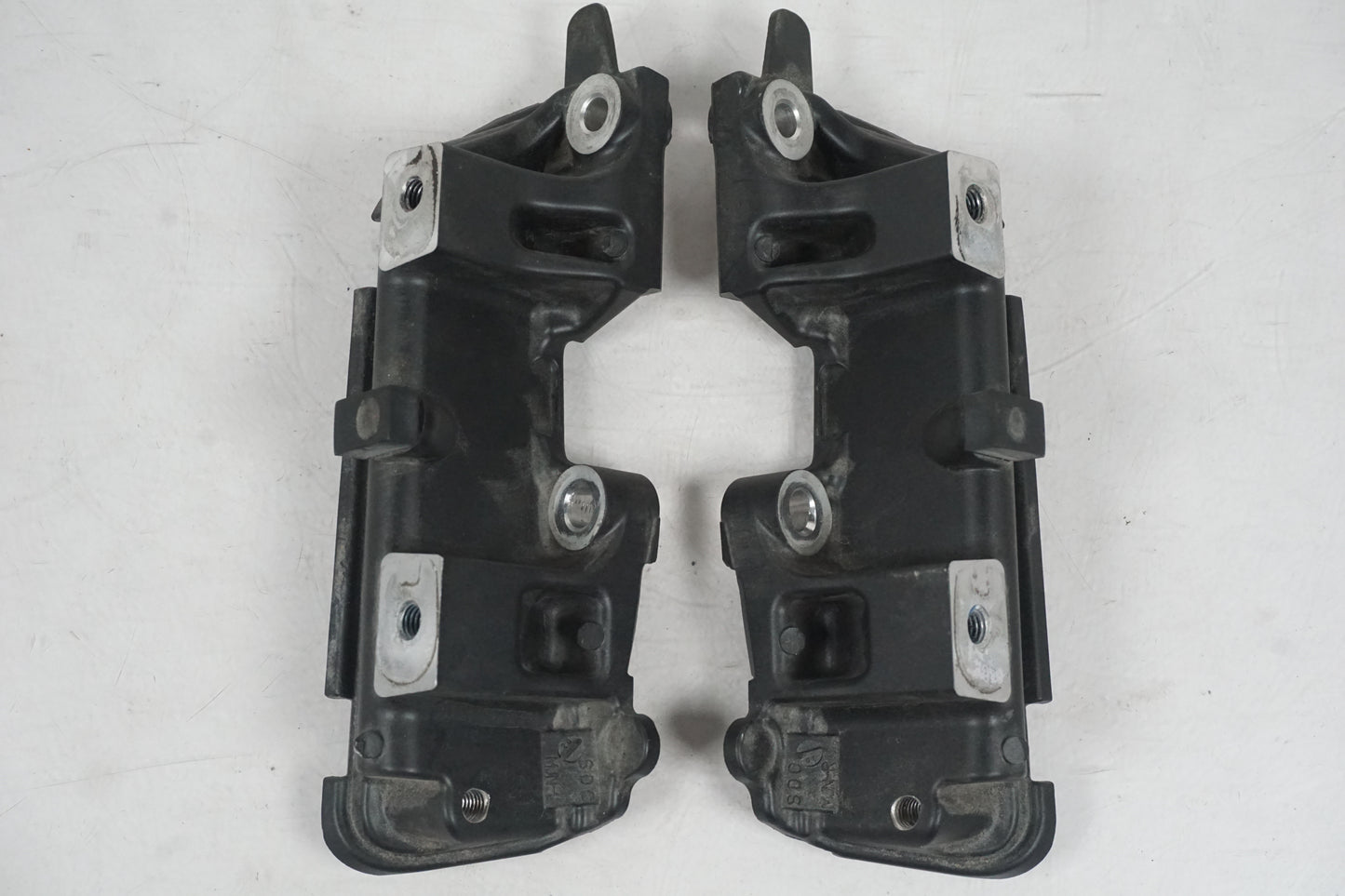 Framsidan på Passagerarhandtag från en Honda CTX 1300 -2014 motorcykel.