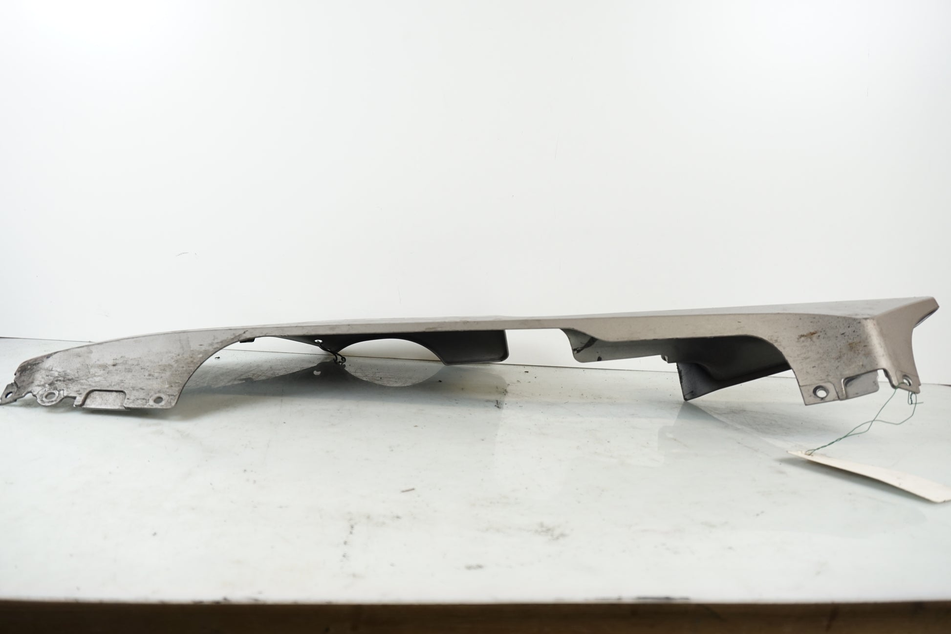 Baksidan på Magkåpa från en Honda CBR 600 RR -2003 motorcykel.